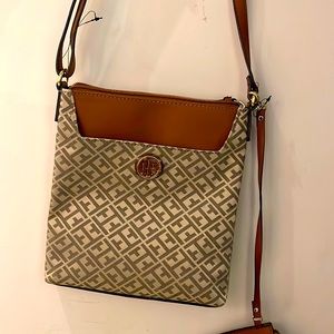 Tommy Hilfiger crossbody